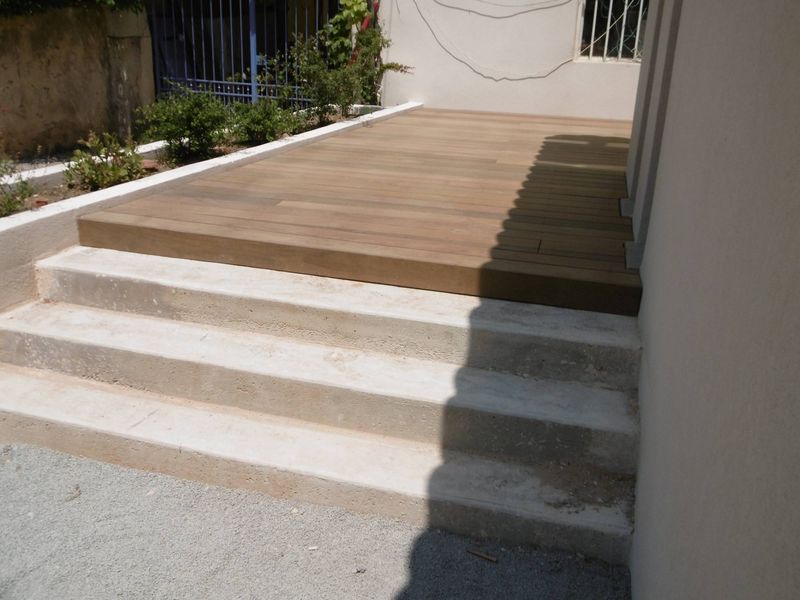 TERRASSE LAME IPE INTERIEUR EXTERIEUR A AUPS DANS LE VAR