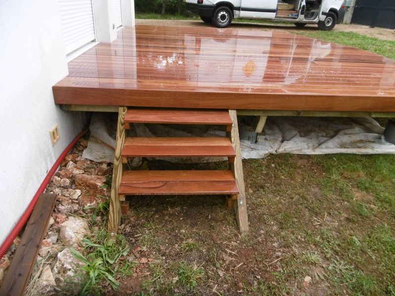 TERRASSE SUR STRUCTURE A NANS LES PINS 