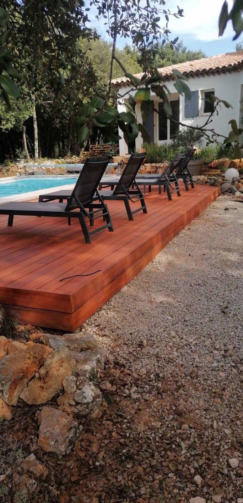 POSE DE LAMES DE TERRASSE EN PADOUK