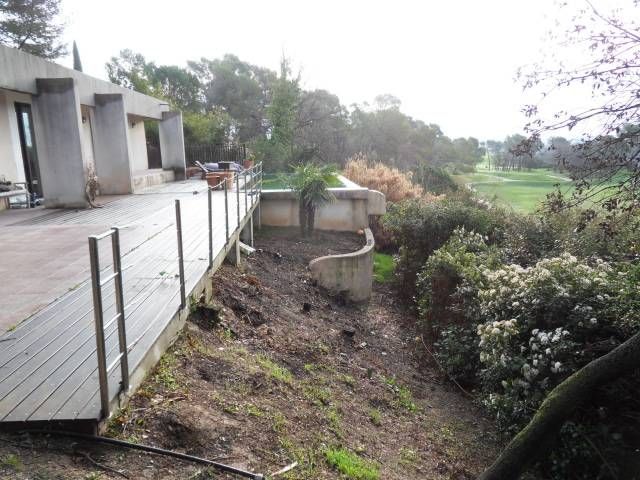 TERRASSE BOIS SUR PILOTIS A SALERNES PRES DE SILLANS LA CASCADE