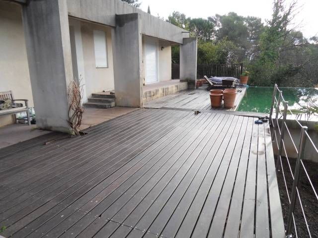 TERRASSE BOIS SUR PILOTIS DANS LE VAR