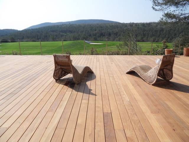 TERRASSE BOIS SUR PILOTIS DANS LE VAR 