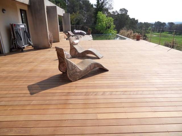 TERRASSE BOIS SUR PILOTIS DANS LE VAR 