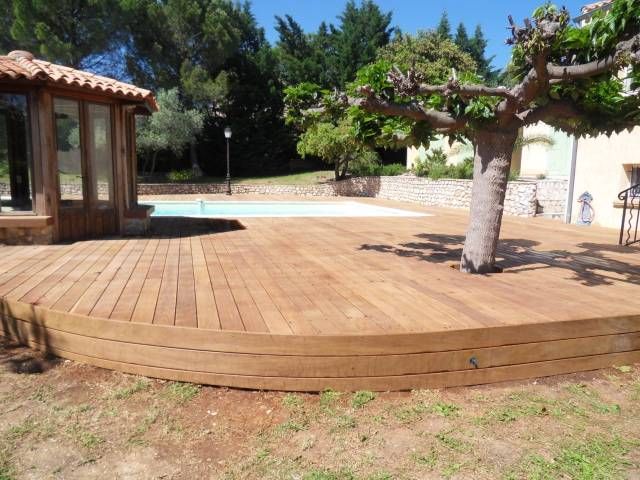 ENTOURAGE DE PISCINE EN IPE A SAINT MAXIMIN LA SAINTE BAUME