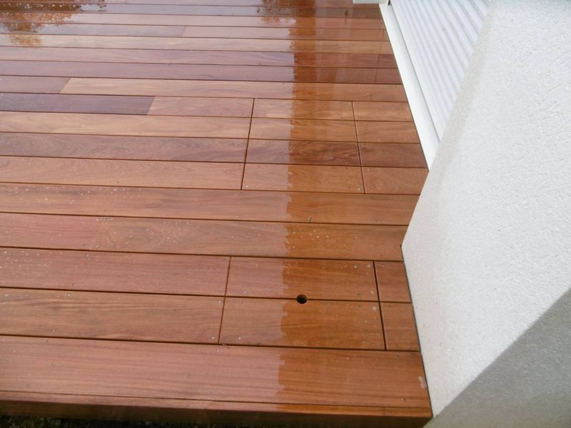 TERRASSE SUR STRUCTURE A NANS LES PINS 