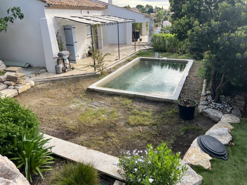 ENTOURAGE PISCINE EN BAMBOU A ROQUEBRUNE SUR ARGENS