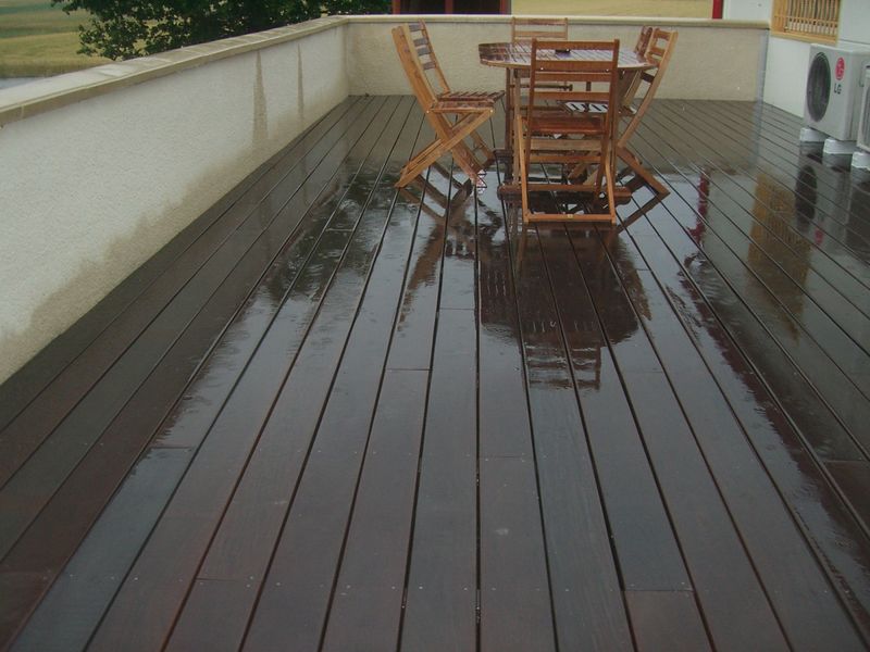 BALCON PARQUET TERRASSE DANS LE VAR