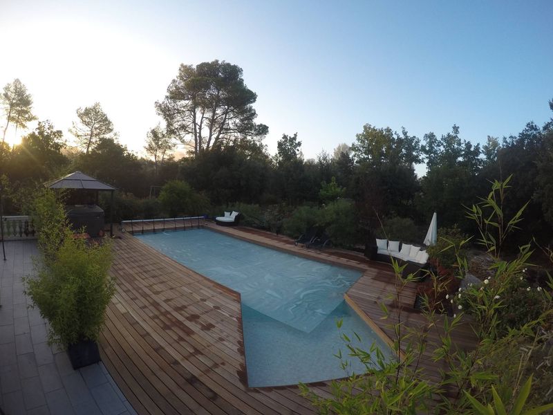 ENTOURAGE DE PISCINE IPE A SAINT MAXIMIN DANS LE VAR