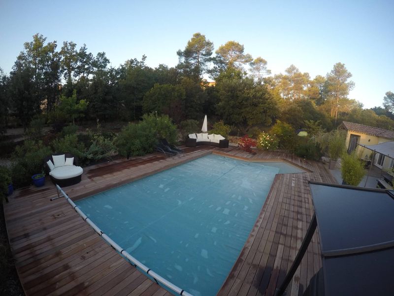 ENTOURAGE DE PISCINE IPE A SAINT MAXIMIN DANS LE VAR