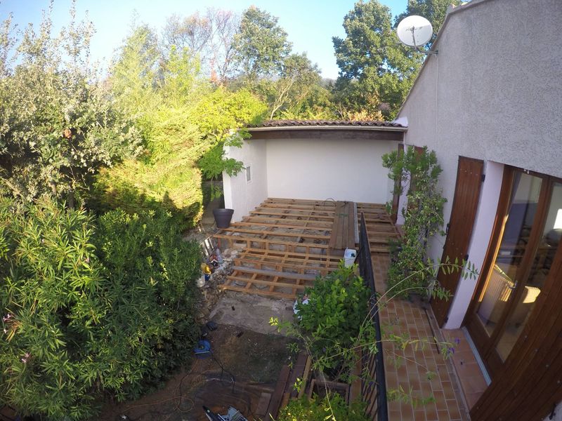 TERRASSE BOIS A LORGUES DANS LE VAR