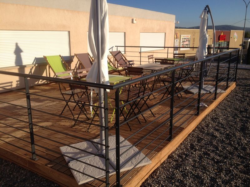 AMBIANCE BOIS DANS LE VAR