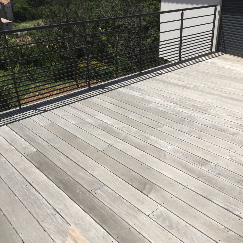 AMBIANCE BOIS MODERNE A ROUGIERS DANS LE VAR