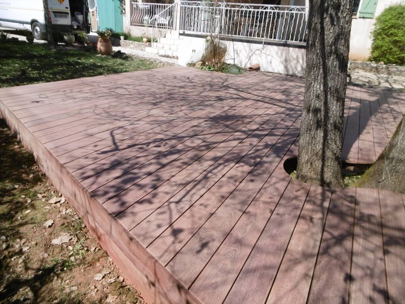 TERRASSE BOIS LAMES CUMARU A SALERNES DANS LE VAR