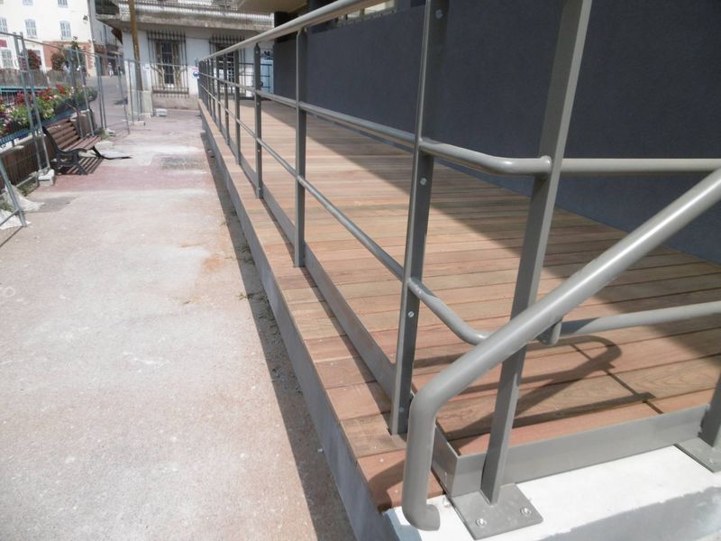 TERRASSE BOIS LAME IPE A DRAGUIGNAN AU CENTRE VAR