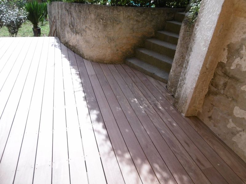 TERRASSE BOIS LAME CUMARU A ROUSSET DANS LES BOUCHES DU RHONE