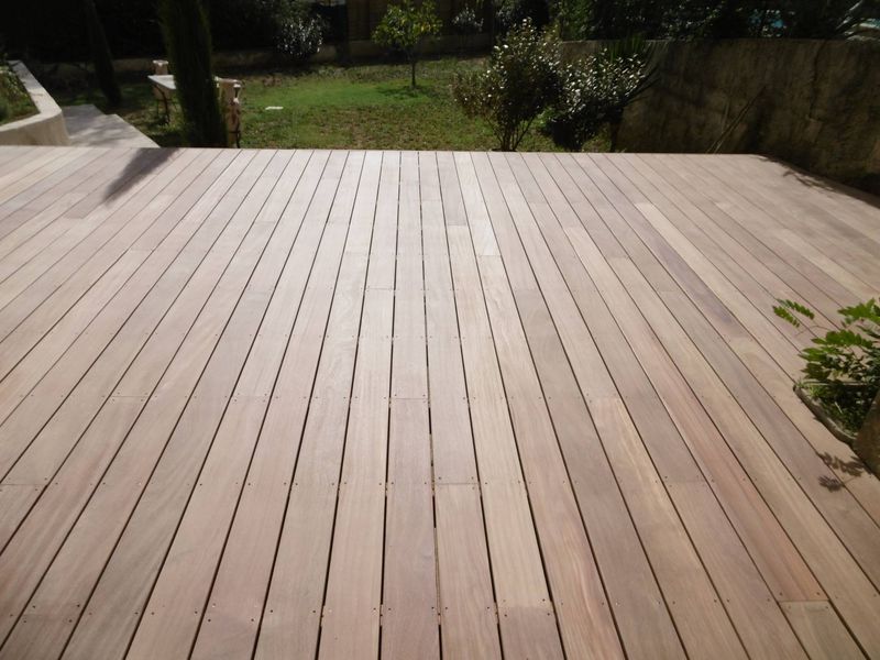 TERRASSE BOIS LAME CUMARU A TRETS DANS LES BOUCHES DU RHONE