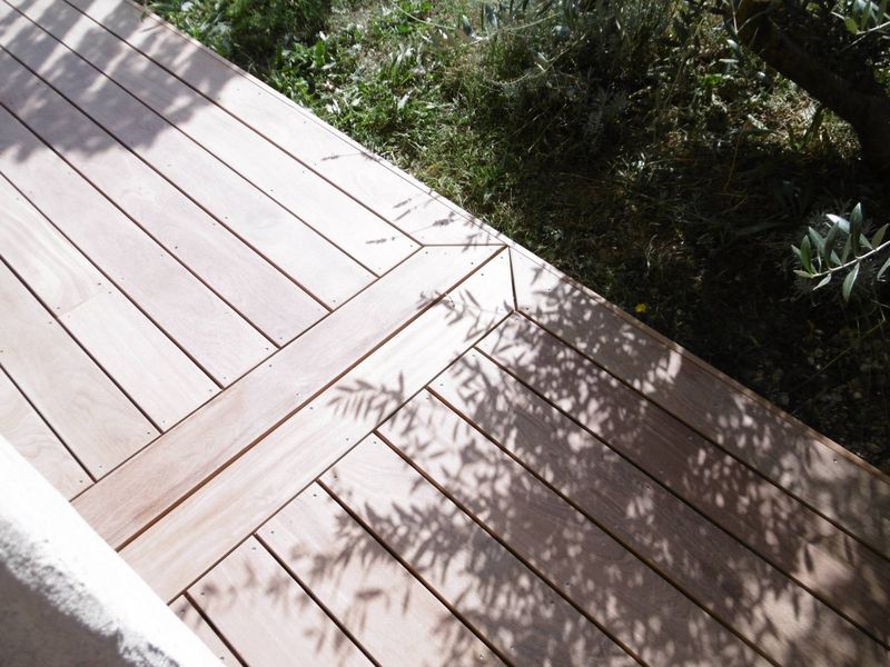 TERRASSE BOIS LAME CUMARU A SEILLONS A PROXIMITE DE ST MAXIMIN LA STE BAUME