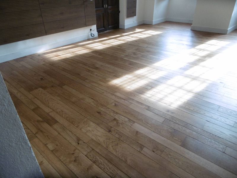 PARQUET CHENE MASSIF A SAINT MAXIMIN DANS LE VAR