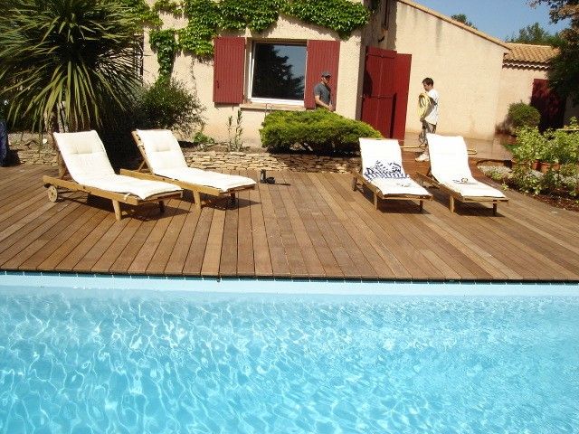 ENTOURAGE DE PISCINE EN IPE BELCODENE DANS LES BOUCHES DU RHONE