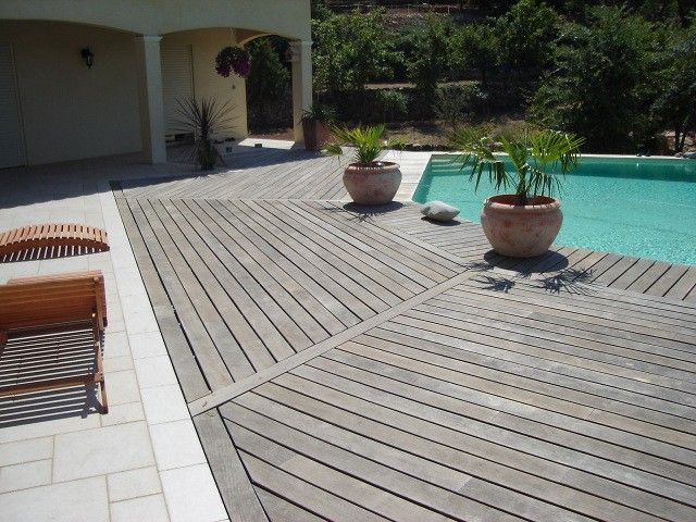 ENTOURAGE DE PISCINE EN IPE A GAREOULT PROCHE DE BRIGNOLES
