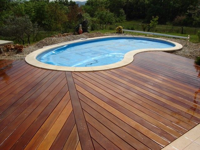 ENTOURAGE DE PISCINE EN IPE A SEILLONS SOURCE D'ARGENS 