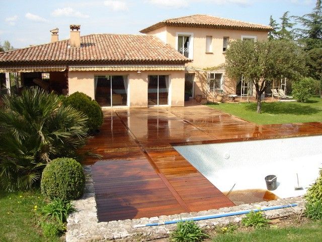 ENTOURAGE DE PISCINE EN IPE A SAINT MAXIMIN LA SAINTE BAUME