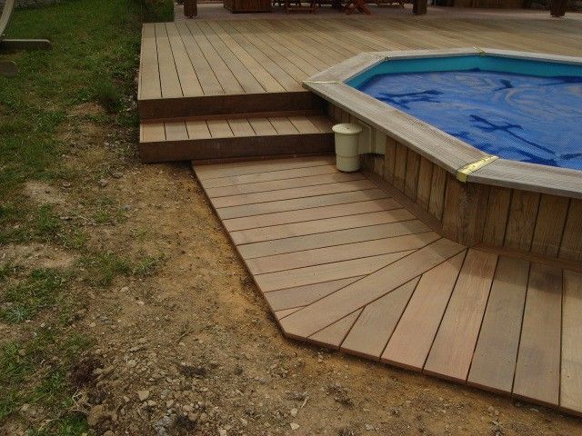 UTILISATION DE PARQUETS EXTERIEURS POUR CHEMINEMENTS ET TROTTOIRS