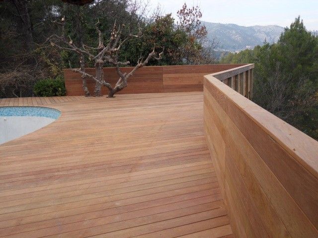 TERRASSE SUR PILOTIS