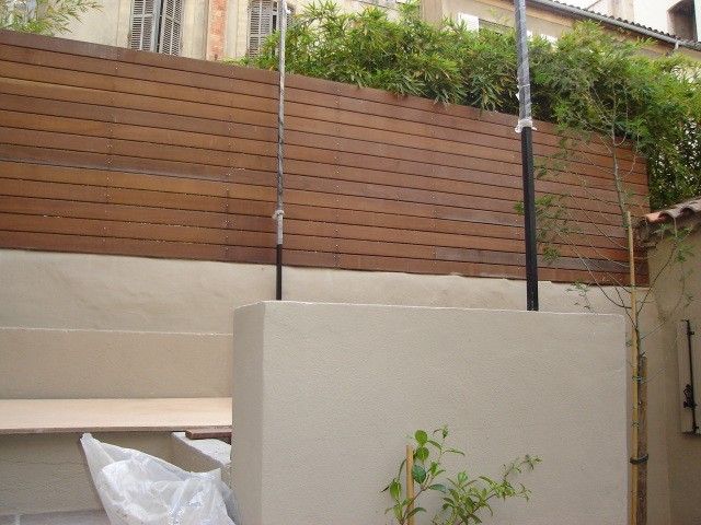 BRISE VUE A MARSEILLE DANS LES BOUCHES DU RHONE