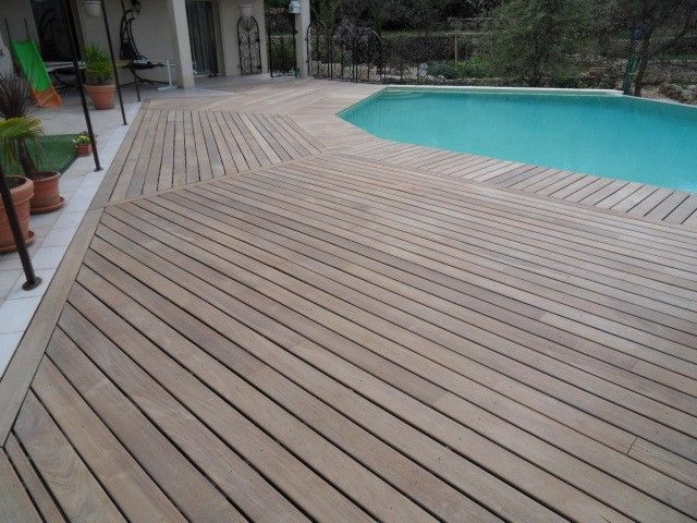 TERRASSE SUR PILOTIS