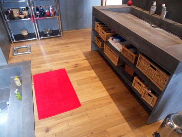 PARQUET CHENE MASSIF DANS SALLE DE BAIN