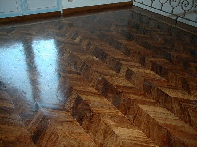 PONCAGE ET ENTRETIEN PARQUET A SALERNES 