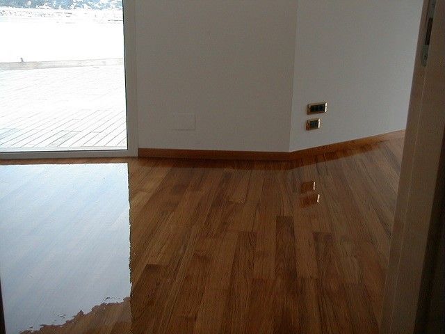 REALISATION DE PARQUETS MASSIFS EN TECK A SANARY SUR MER DANS LE VAR