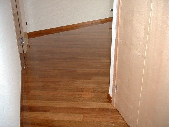 REALISATION DE PARQUETS MASSIFS EN TECK A SANARY SUR MER DANS LE VAR