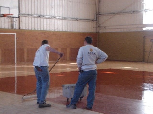 REALISATION DE LA VITRIFICATION D'UNE SALLE DE SPORT