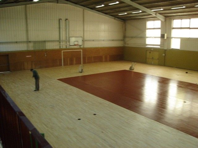 REALISATION DE LA RENOVATION D'UNE SALLE DE SPORT