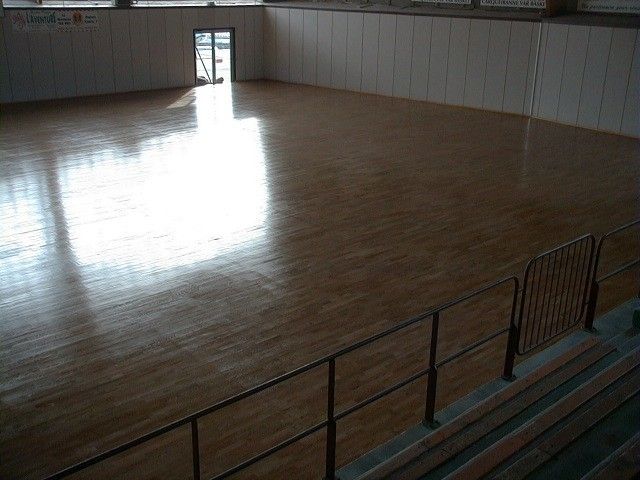 REALISATION DE PARQUET DANS LES SALLES DES FETES ET SALLES MULTI-ACTIVITES