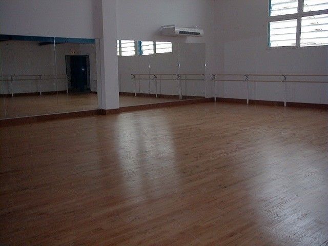 PARQUET CLOUE SUR LAMBOURDES A DRAGUIGNAN DANS LE VAR