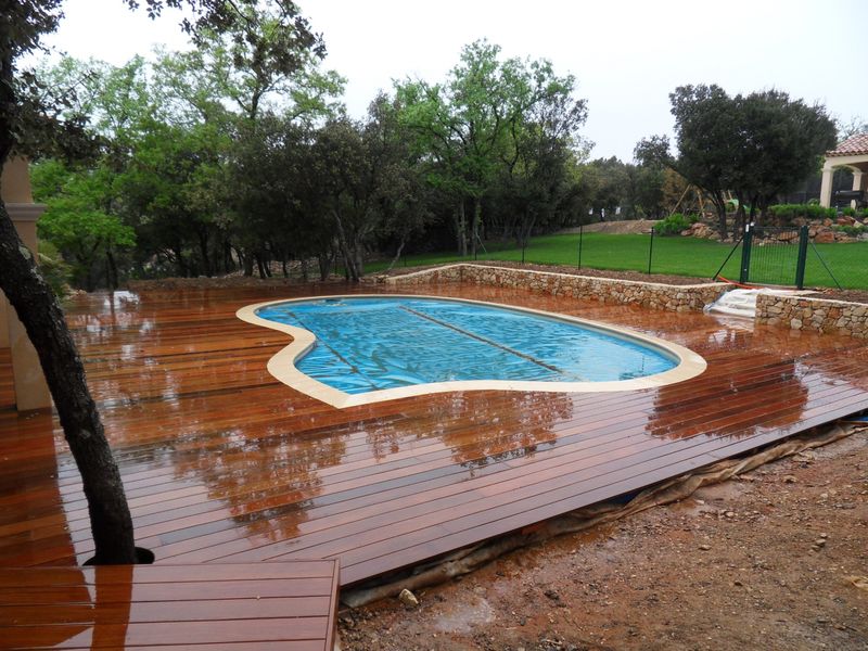 PLAGE BOIS A NEOULES DANS LE VAR