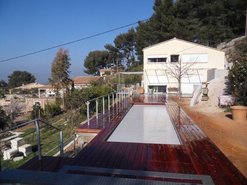 PLAGE BOIS A LE BEAUSSET DANS LE VAR