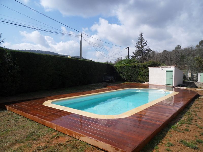 ENTOURAGE DE PISCINE A NEOULES 