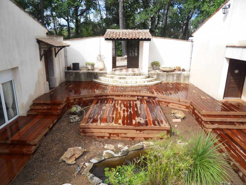 TERRASSE BOIS A BRIGNOLES DANS LE VAR