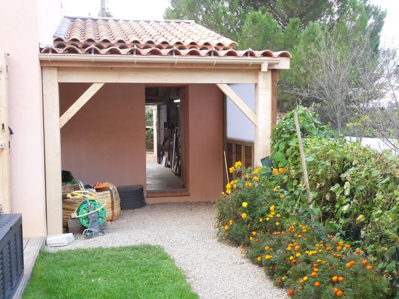 ABRI DE JARDIN A SALERNES DANS LE VAR 