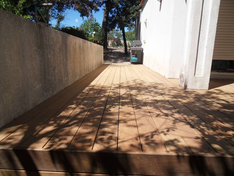 TERRASSE BOIS A DRAGUIGNAN DANS LE VAR