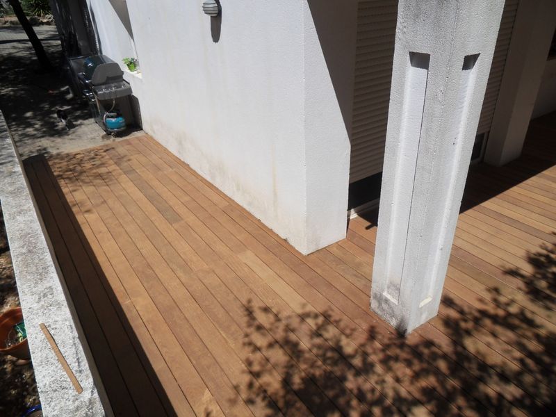 PLANCHER EXTERIEUR A LORGUES A PROXIMITE DE DRAGUIGNAN