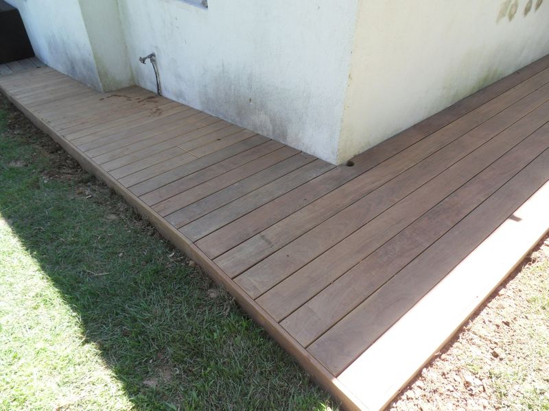 PARQUET TERRASSE A DRAGUIGNAN DANS LE VAR