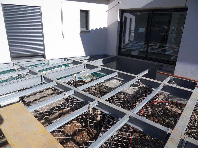 TERRASSE BOIS SUR STRUCTURE METALLIQUE