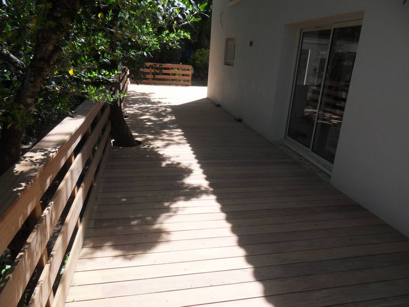 TERRASSE BOIS LAME EXOTIQUE DANS LE VAR 