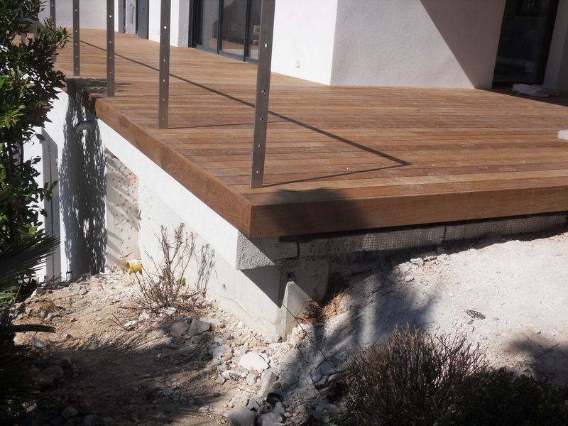 TERRASSE BOIS DANS LES BOUCHES DU RHONE