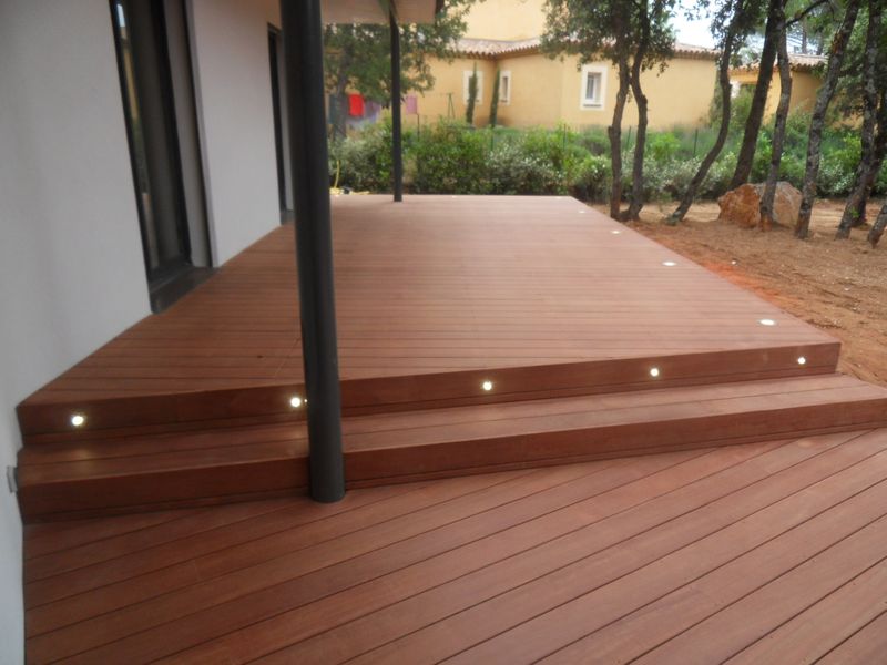 AMBIANCE BOIS DANS LE VAR